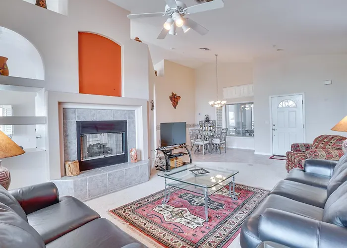 Valley Getaway Near Golfing: Pool Access! Holiday home