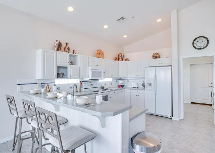Valley Getaway Near Golfing: Pool Access! Green Valley