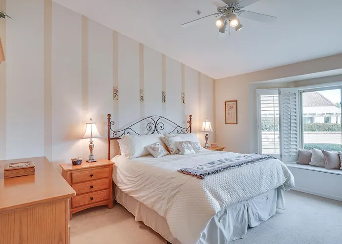 Holiday home Valley Getaway Near Golfing: Pool Access! *